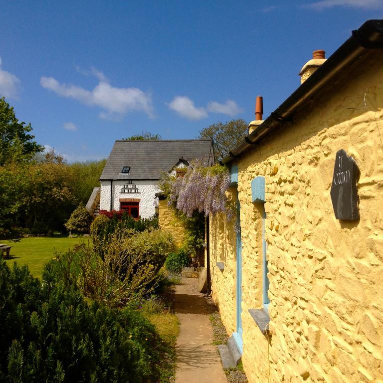 Charming Welsh Cottage Johnston Exteriör bild