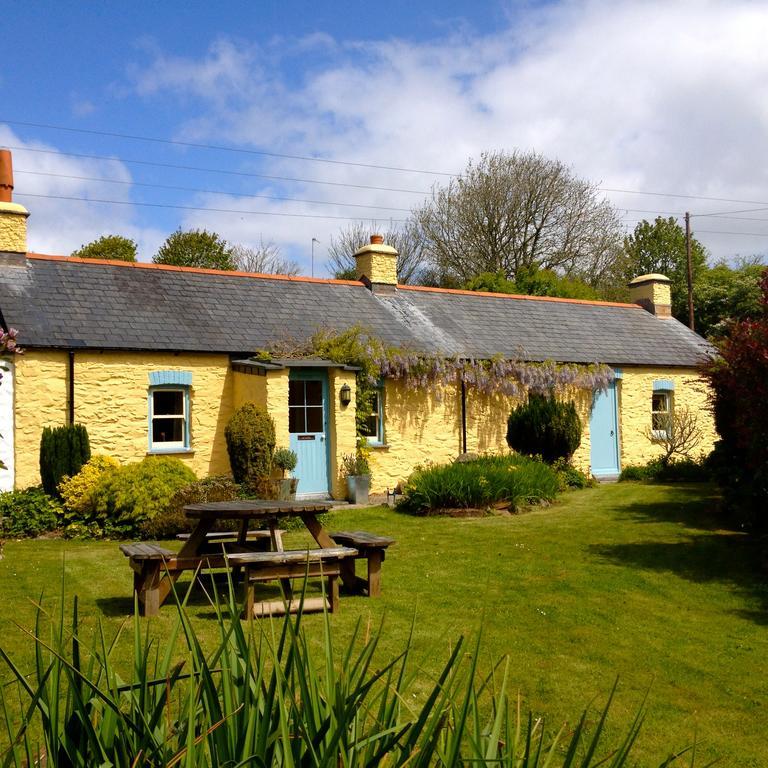 Charming Welsh Cottage Johnston Exteriör bild